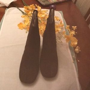 NWOT AJ VALENCI suede boots